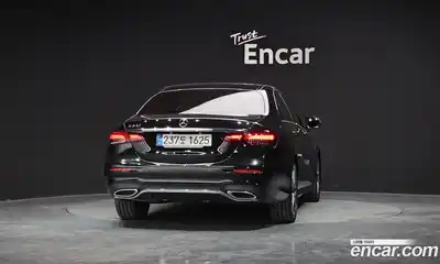Mercedes-Benz E-Class 2023 2.0 гидро, миниатюра 4