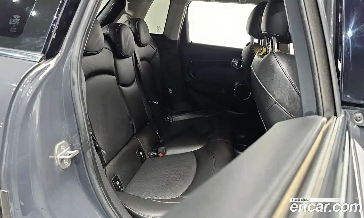 Mini Cooper 2019 2.0 гидро в Москве № 187697, фото 11