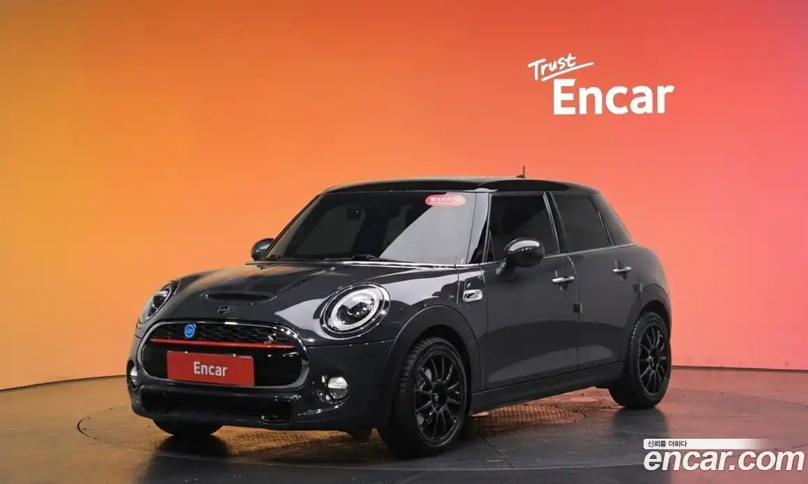 Mini Cooper 2019 2.0 гидро в Москве № 187697, фото 20