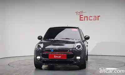 Mini Cooper 2019 2.0 гидро в Москве № 187697, миниатюра 2