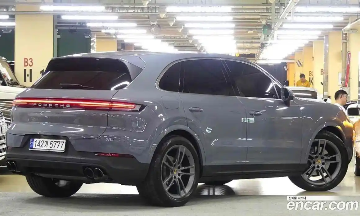 Porsche Cayenne 2023 3.0 гидро в Москве № 197871, фото 3