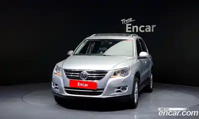 Volkswagen Tiguan 2011 2.0 гидро в Москве № 199117, миниатюра 3