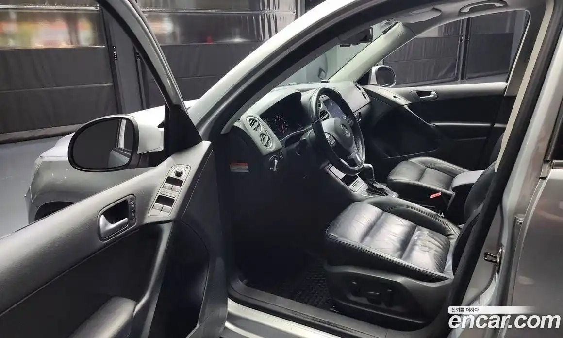 Volkswagen Tiguan 2011 2.0 гидро в Москве № 199117, фото 10