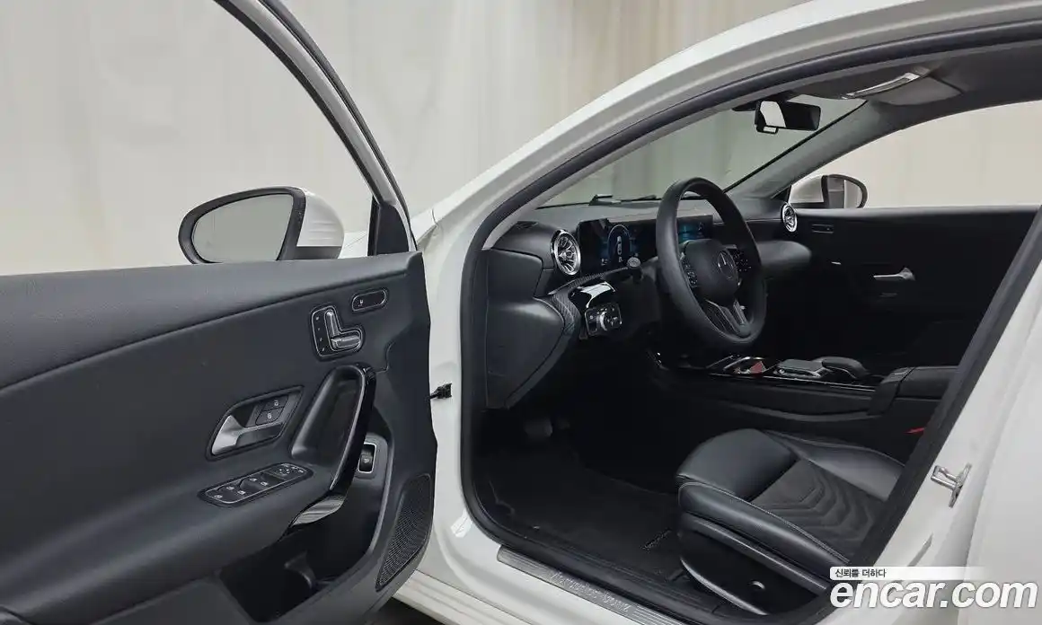 Mercedes-Benz A-Class 2020 2.0 гидро в Москве № 203801, фото 10