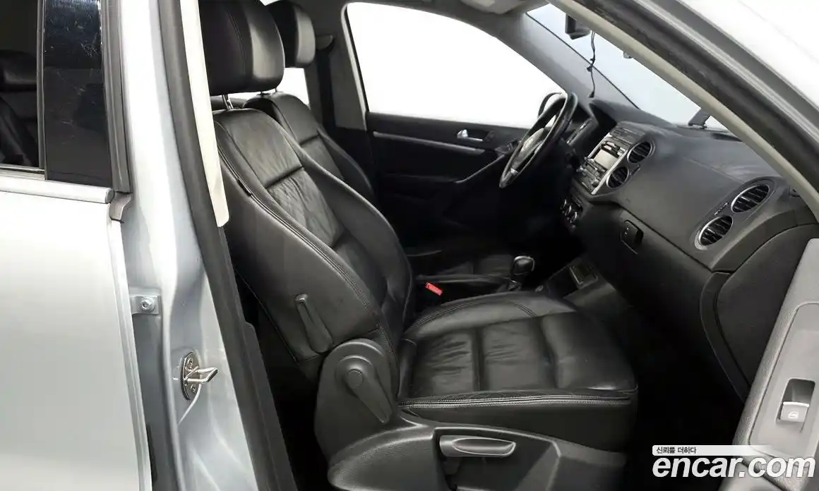Volkswagen Tiguan 2014 2.0 гидро в Москве № 203936, фото 11