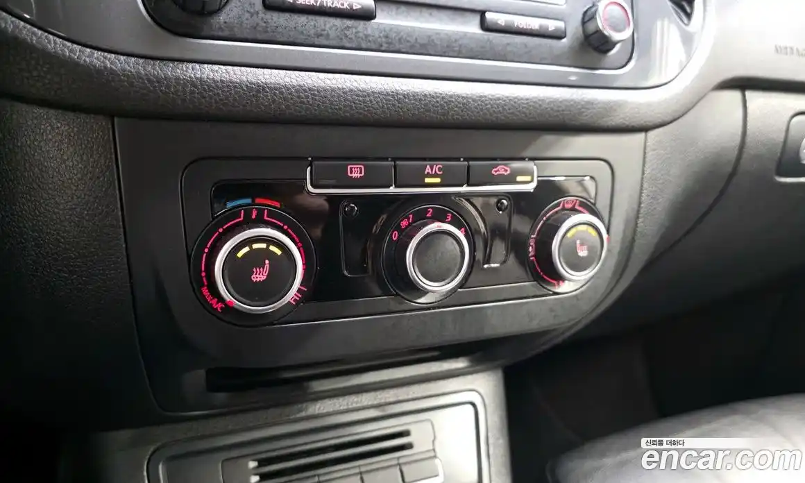 Volkswagen Tiguan 2014 2.0 гидро в Москве № 203936, фото 18