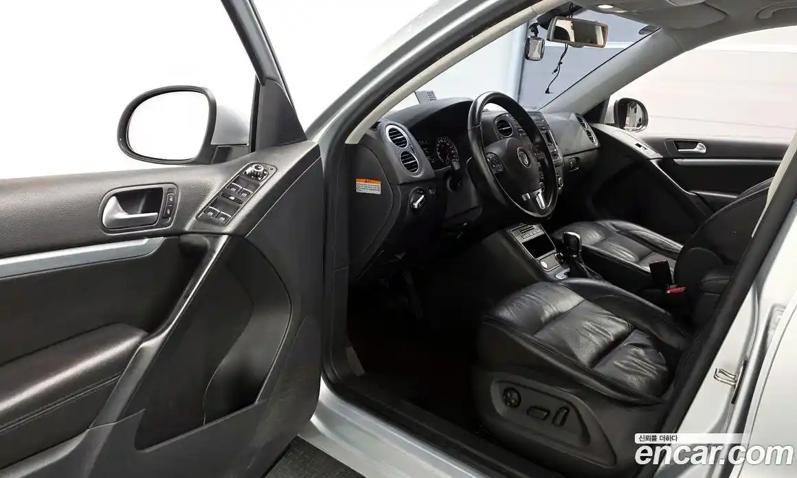 Volkswagen Tiguan 2014 2.0 гидро в Москве № 203936, фото 10