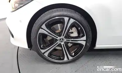 Mercedes-Benz C-Class 2023 2.0 гидро в Москве № 206338, миниатюра 4