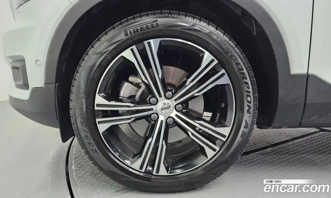 Volvo XC40 2019 2.0 гидро в Москве № 212817, фото 5