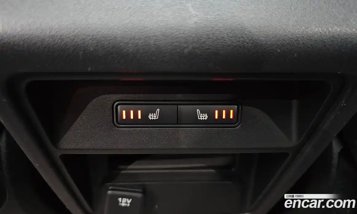 Land Rover Discovery Sport 2015 2.0 гидро в Москве № 213553, фото 18