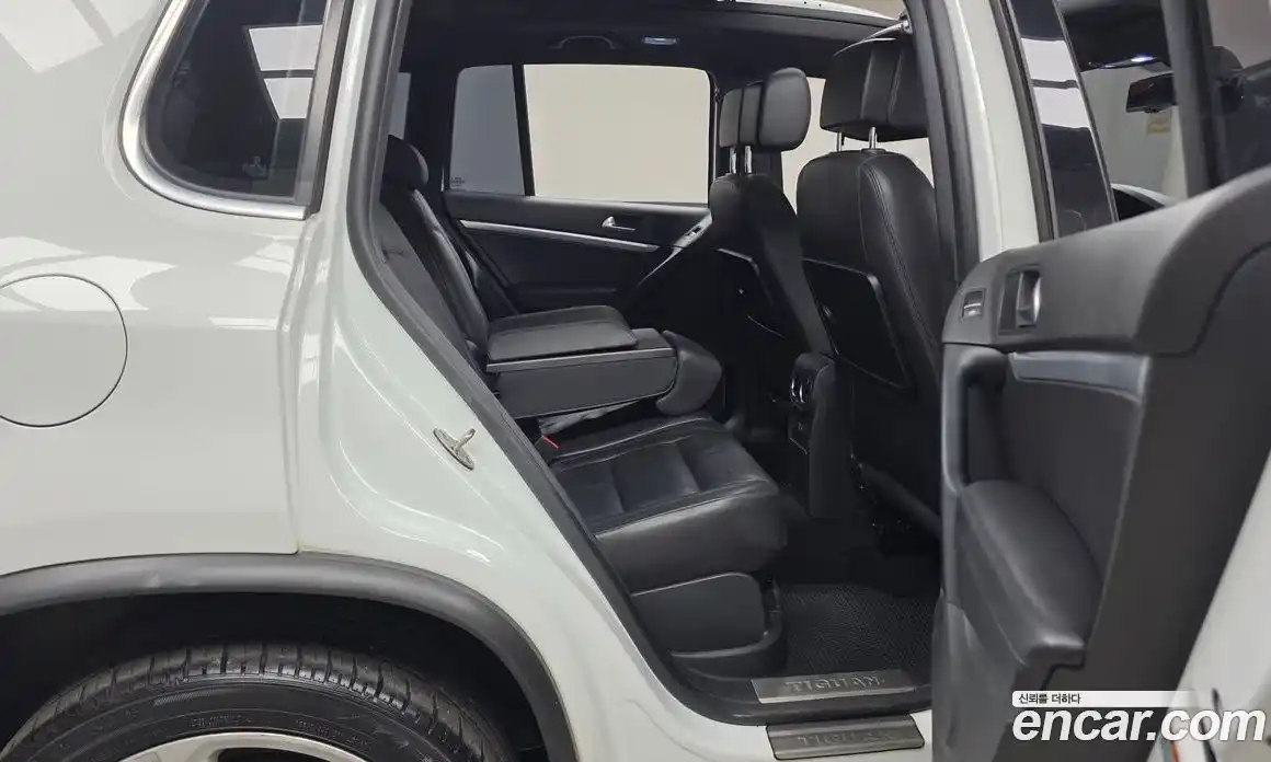 Volkswagen Tiguan 2015 2.0 гидро в Москве № 215163, фото 12