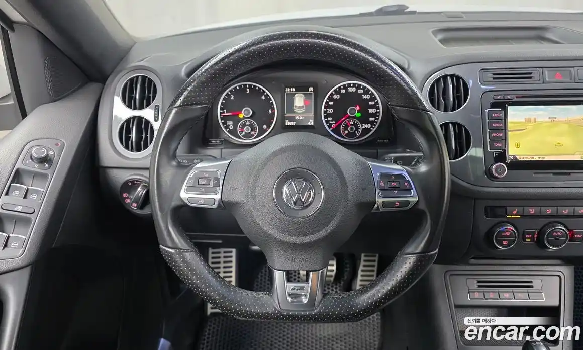 Volkswagen Tiguan 2015 2.0 гидро в Москве № 215163, фото 13