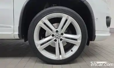 Volkswagen Tiguan 2015 2.0 гидро в Москве № 215163, миниатюра 5