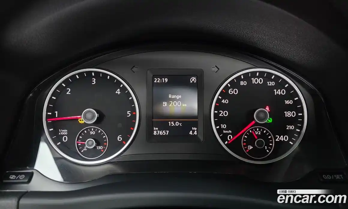 Volkswagen Tiguan 2015 2.0 гидро в Москве № 215163, фото 8