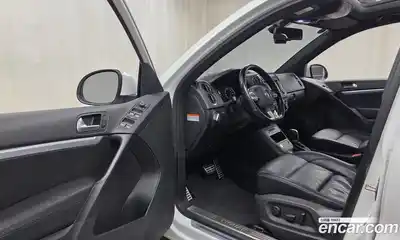 Volkswagen Tiguan 2015 2.0 гидро в Москве № 215163, миниатюра 10