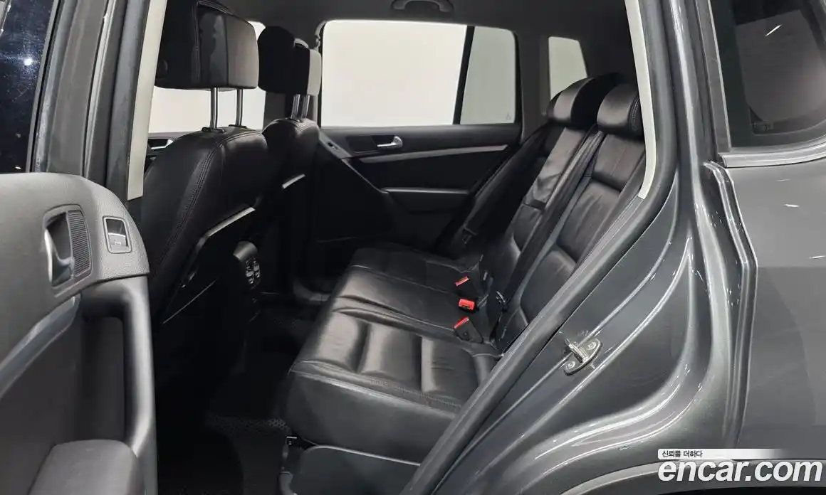 Volkswagen Tiguan 2015 2.0 гидро в Москве № 215165, фото 13