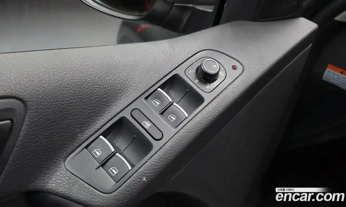 Volkswagen Tiguan 2015 2.0 гидро в Москве № 215165, фото 16