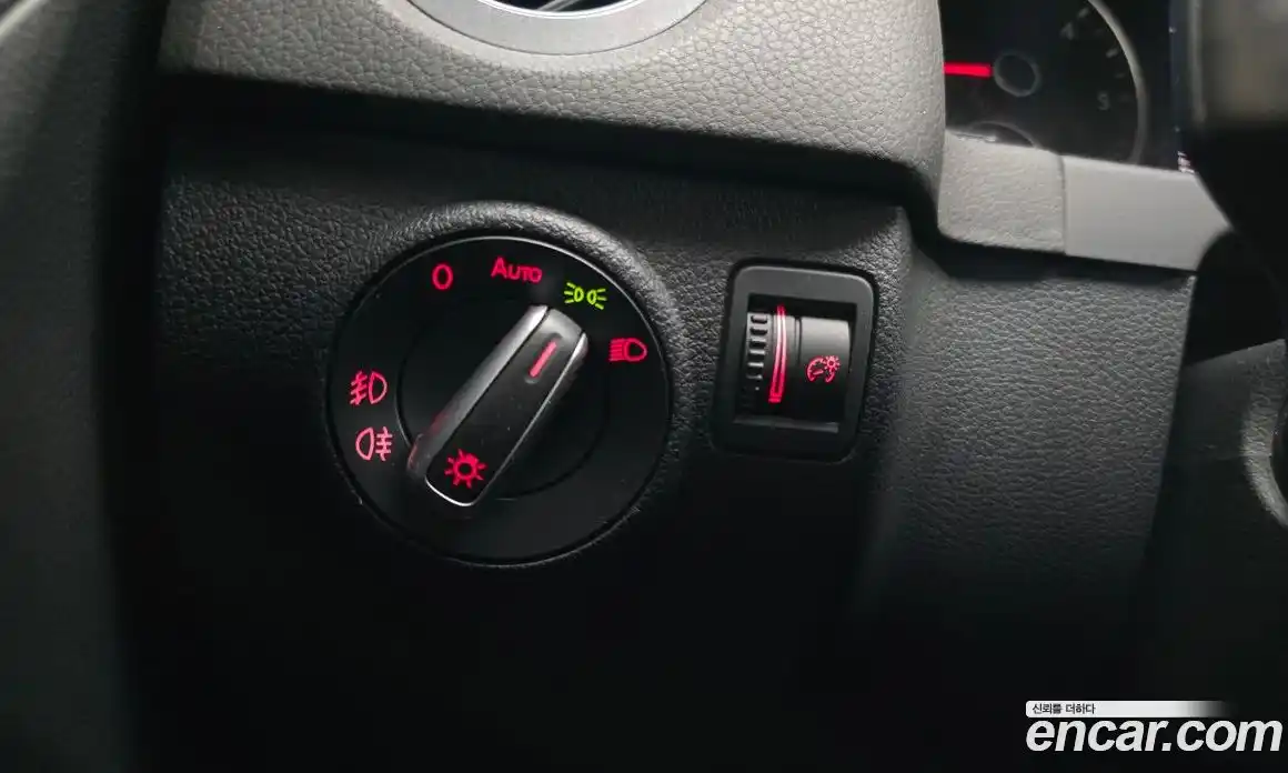 Volkswagen Tiguan 2015 2.0 гидро в Москве № 215165, фото 18