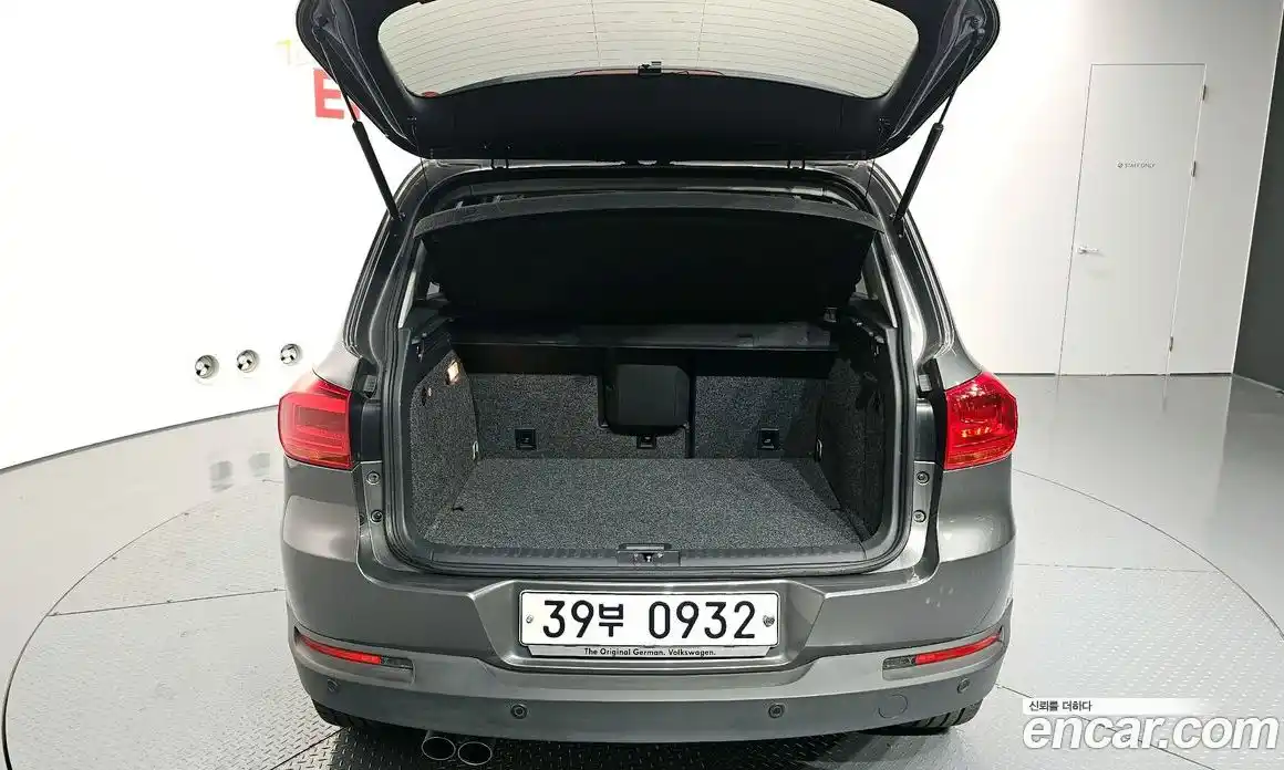 Volkswagen Tiguan 2015 2.0 гидро в Москве № 215165, фото 20