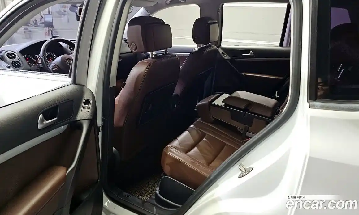 Volkswagen Tiguan 2016 2.0 гидро в Москве № 215300, фото 11