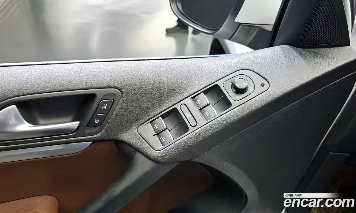 Volkswagen Tiguan 2016 2.0 гидро в Москве № 215300, фото 14