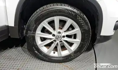 Volkswagen Tiguan 2016 2.0 гидро в Москве № 215300, миниатюра 5