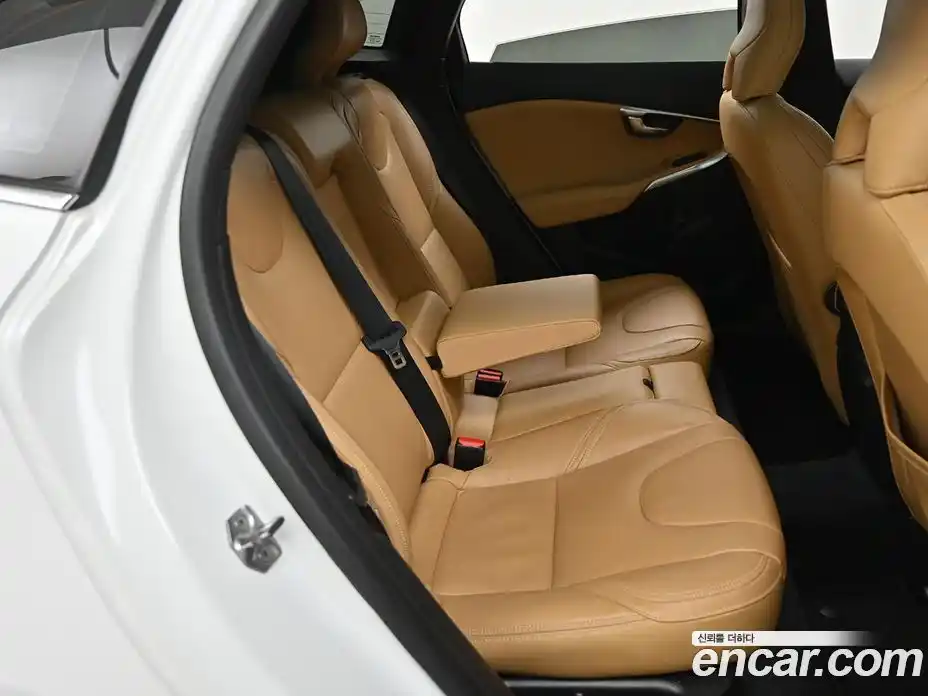 Volvo V40 2017 2.0 гидро в Москве № 223993, фото 13
