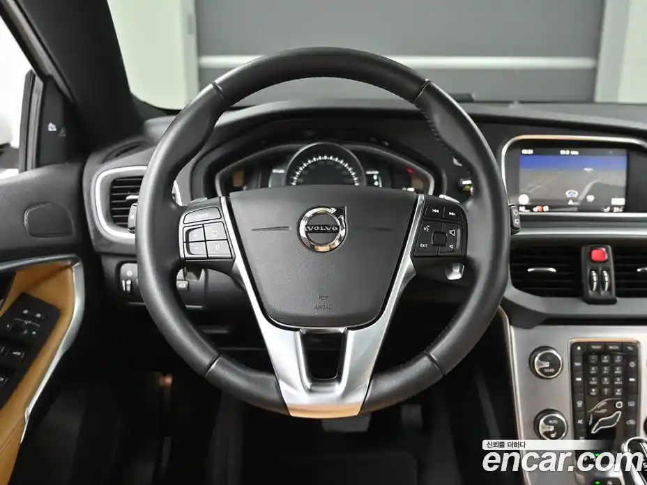 Volvo V40 2017 2.0 гидро в Москве № 223993, фото 14