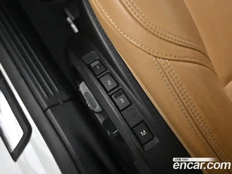 Volvo V40 2017 2.0 гидро в Москве № 223993, фото 16