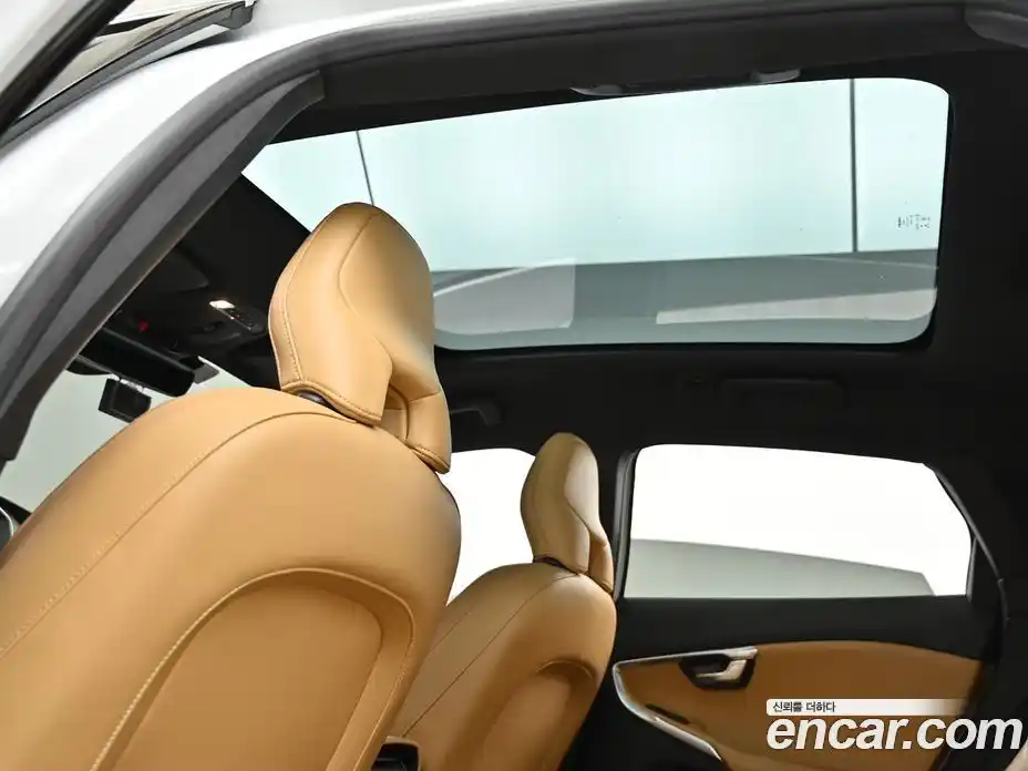 Volvo V40 2017 2.0 гидро в Москве № 223993, фото 19