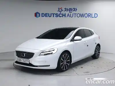 Volvo V40 2017 2.0 гидро в Москве № 223993, миниатюра 2