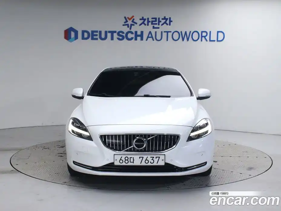 Volvo V40 2017 2.0 гидро в Москве № 223993, фото 4