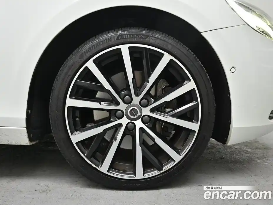 Volvo V40 2017 2.0 гидро в Москве № 223993, фото 6