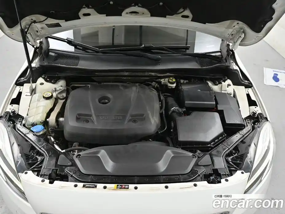 Volvo V40 2017 2.0 гидро в Москве № 223993, фото 7