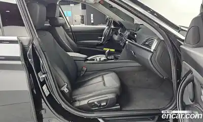 BMW 3-Series 2020 2.0 Автомат в Москве № 228970, миниатюра 11