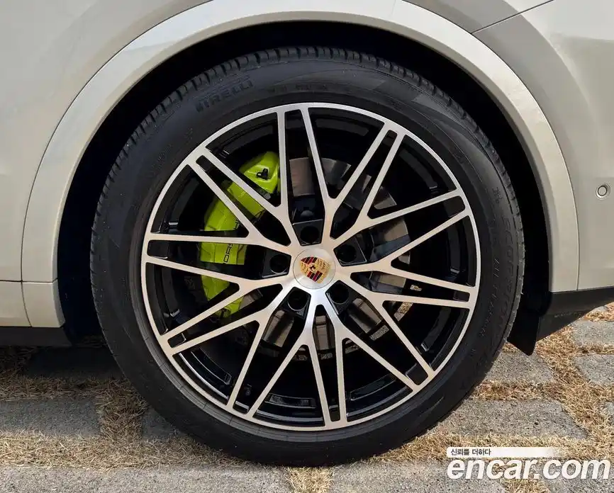 Porsche Cayenne 2024 3.0 гидро в Москве № 231019, фото 8