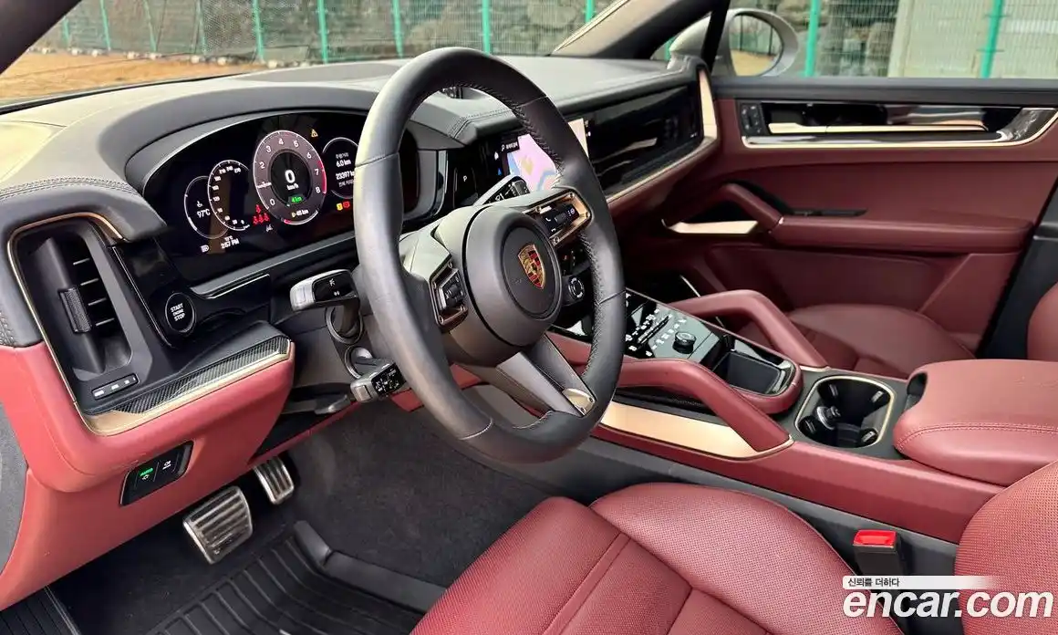Porsche Cayenne 2024 3.0 гидро в Москве № 231019, фото 9