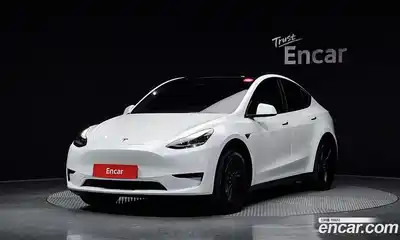 Tesla Model Y, 2023