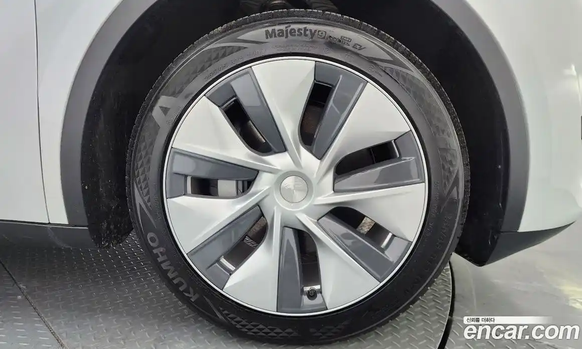 Tesla Model Y 2023 0.2 гидро в Москве № 231646, фото 5