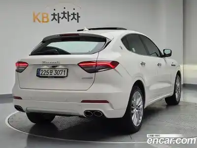Maserati Levante 2022 2.0 гидро в Москве № 255985, миниатюра 3