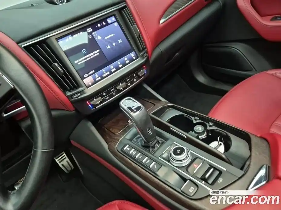 Maserati Levante 2022 2.0 гидро в Москве № 255985, фото 10