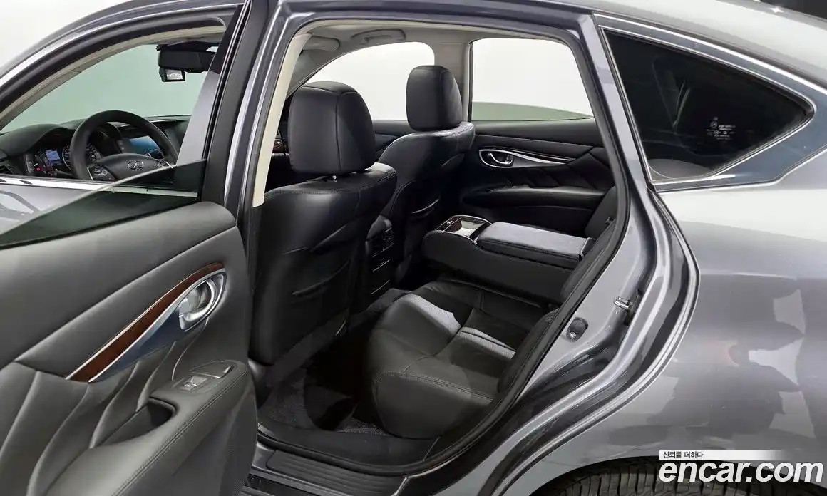 Infiniti Q70 2018 3.7 гидро в Москве № 256151, фото 11