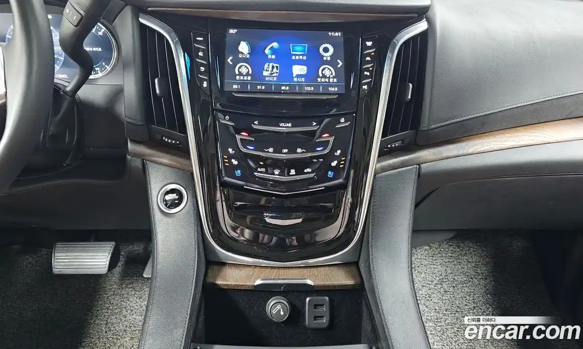 Cadillac Escalade 2018 6.2 гидро в Москве № 256431, фото 14