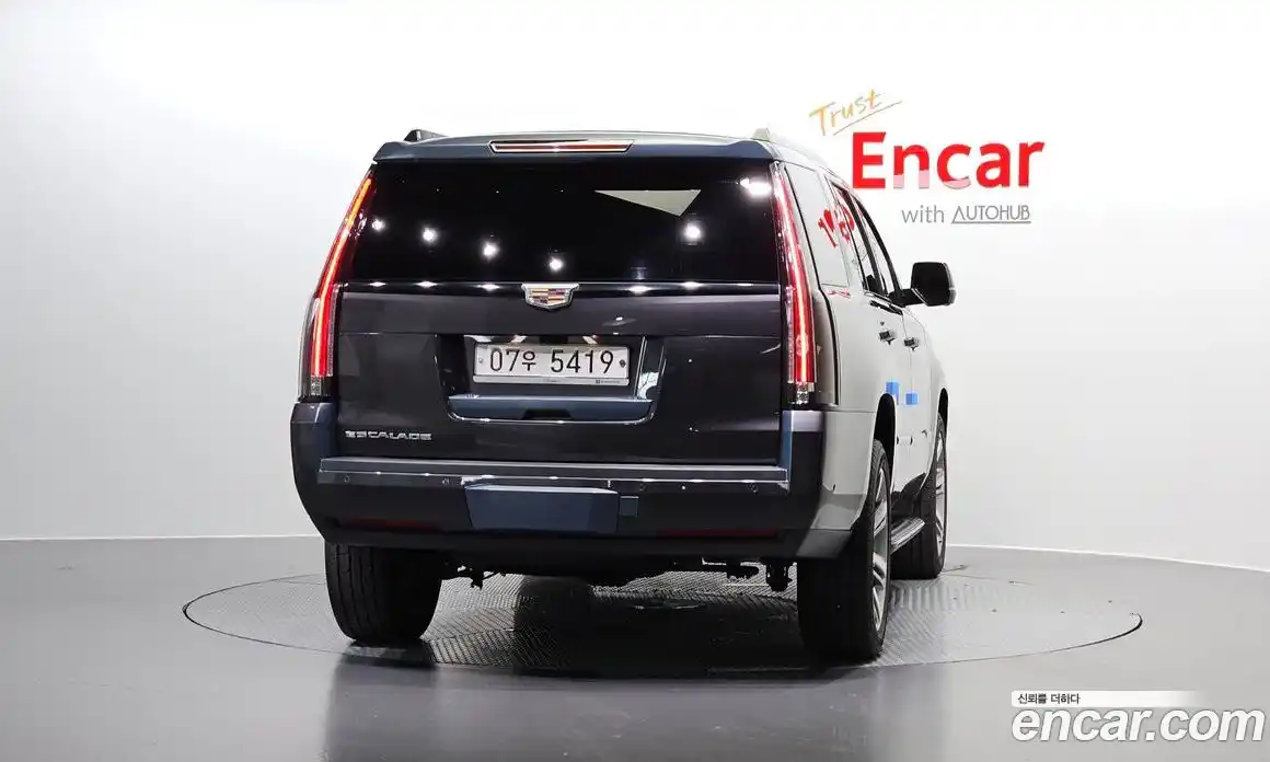 Cadillac Escalade 2018 6.2 гидро в Москве № 256431, фото 4