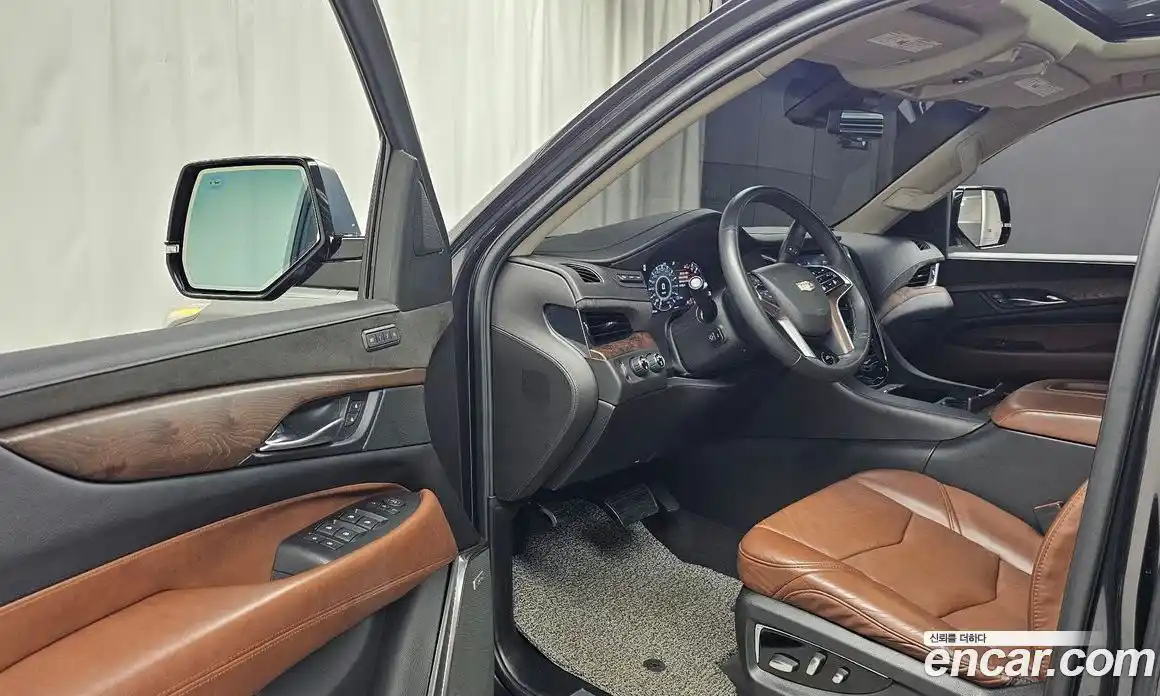 Cadillac Escalade 2018 6.2 гидро в Москве № 256431, фото 10