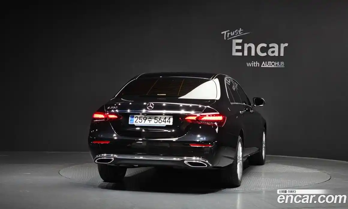 Mercedes-Benz E-Class 2023 2.0 гидро в Москве № 262142, фото 4