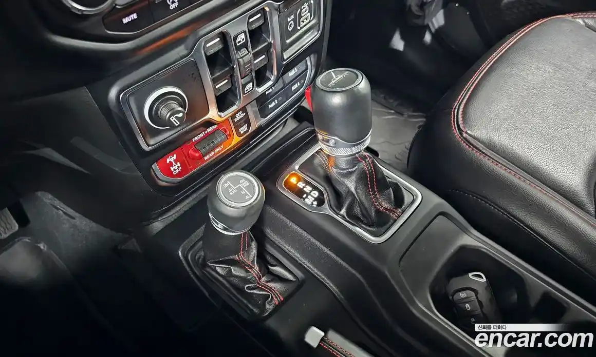 Jeep Gladiator 2022 3.6 гидро в Москве № 273279, фото 9