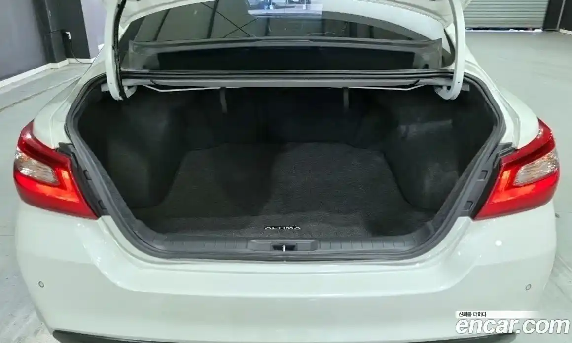 Nissan Altima 2016 2.5 гидро в Москве № 285076, фото 17