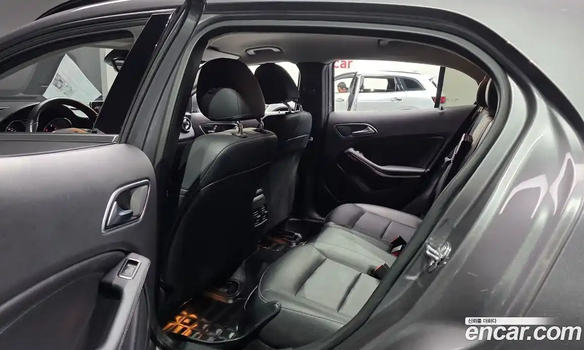 Mercedes-Benz GLA-Class 2018 2.0 гидро в Москве № 339620, фото 12