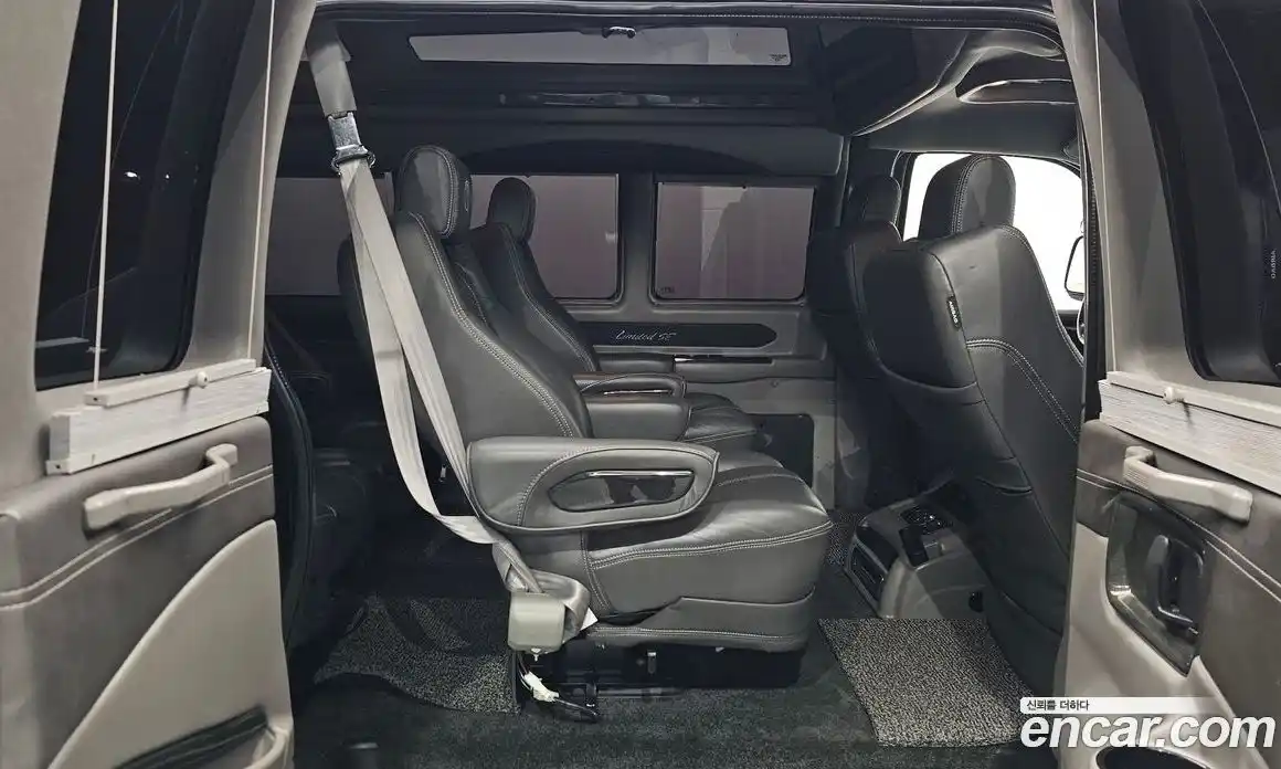 Chevrolet Express Van 2017 6.0 гидро в Москве № 363532, фото 11